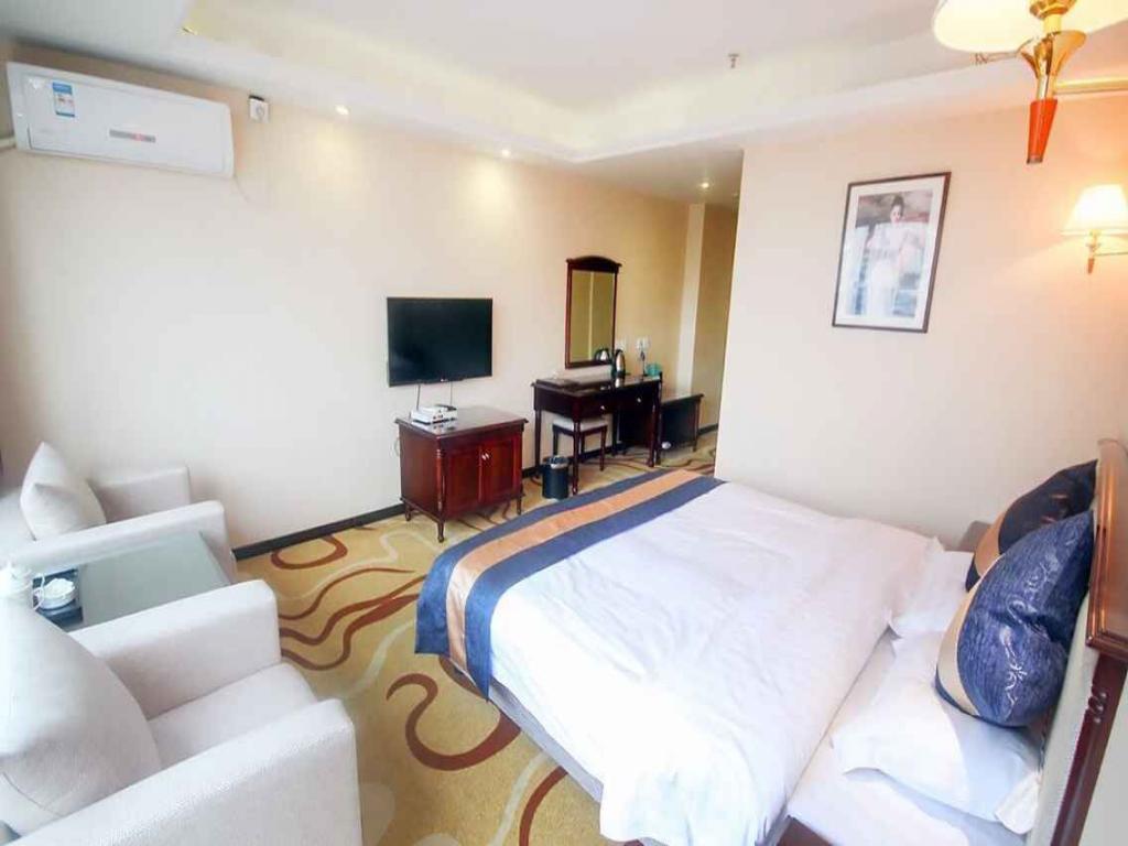 Chengdu Airport Ruijia Hotel Exterior photo
