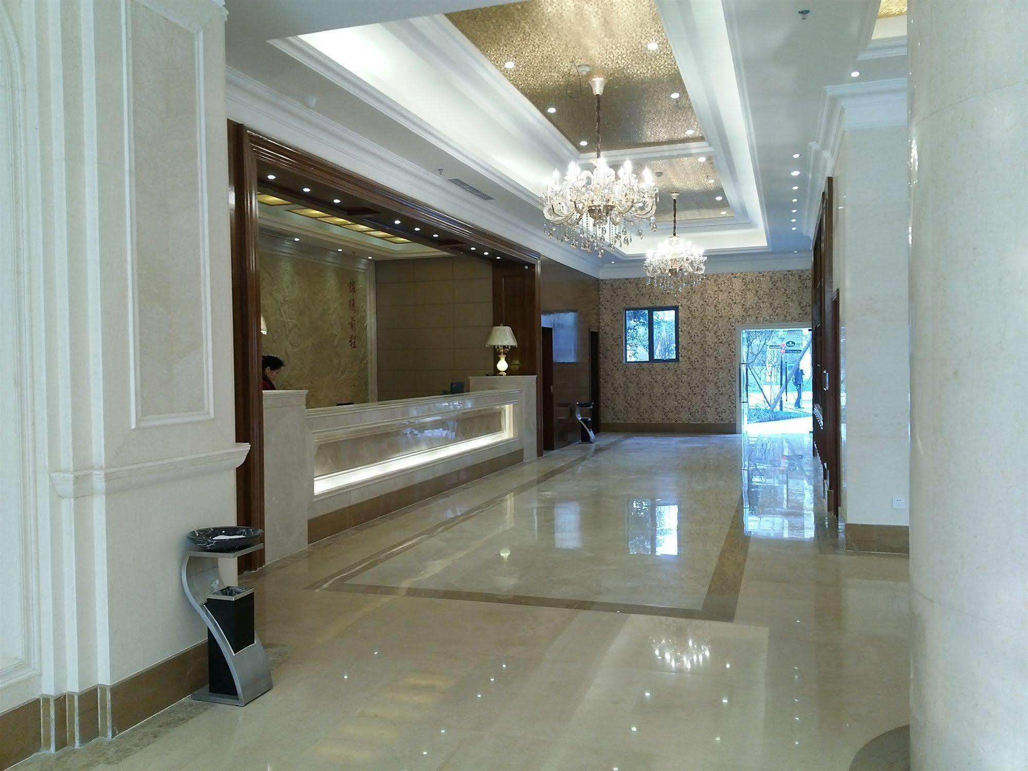 Chengdu Airport Ruijia Hotel Exterior photo